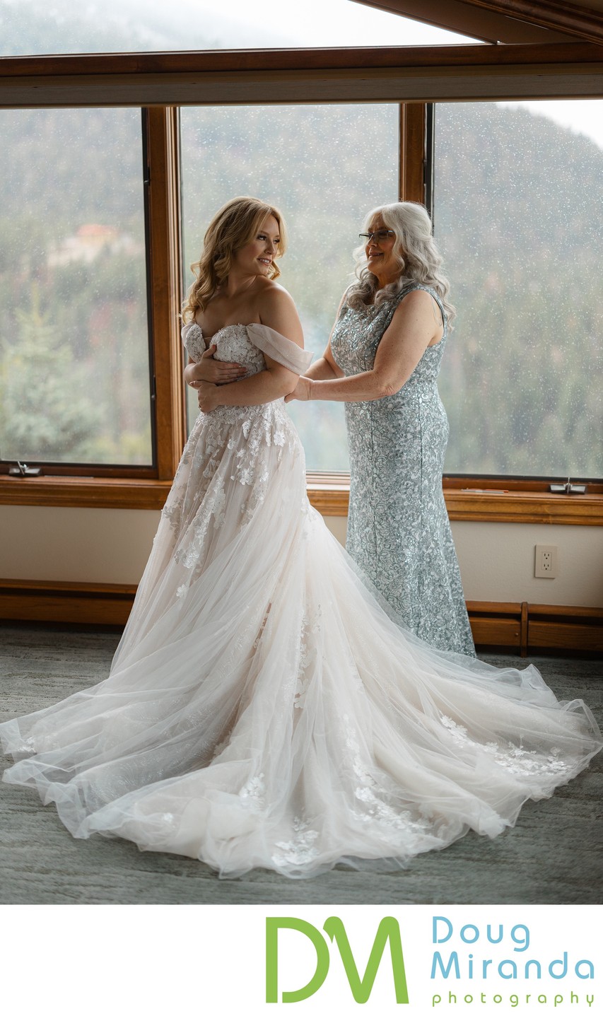 Tahoe Blue Estate Bride Getting Ready