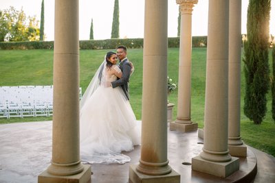 Grand Island Mansion Wedding Pillar Portraits 