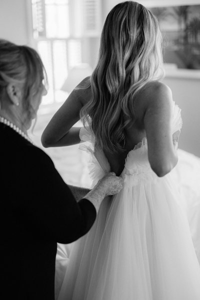 Suisun Valley Inn Bride Getting Ready Photo