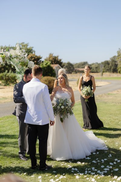 Suisun Valley Inn Bride Ceremony Pic