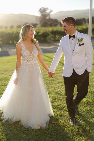 Suisun Valley Inn Bride and Groom