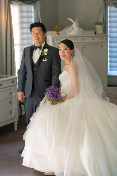 Bride and Groom Grand Island Mansion 