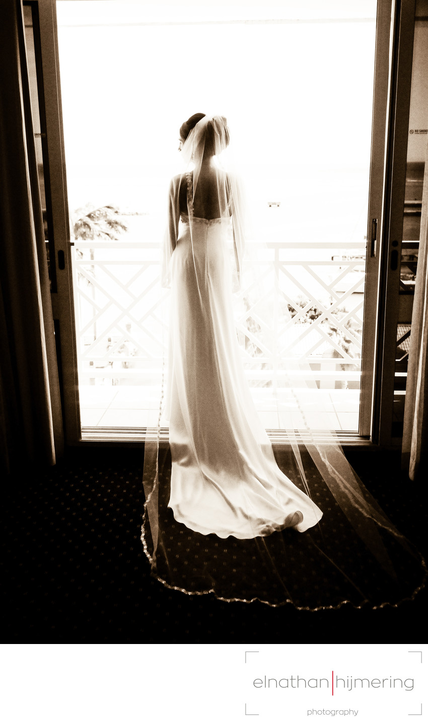 bride in balcony aruba