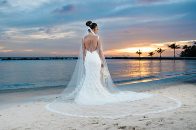 elegant bridal gown on beach sunset novia en playa