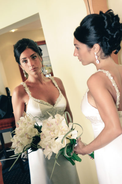 bride in mirror aruba