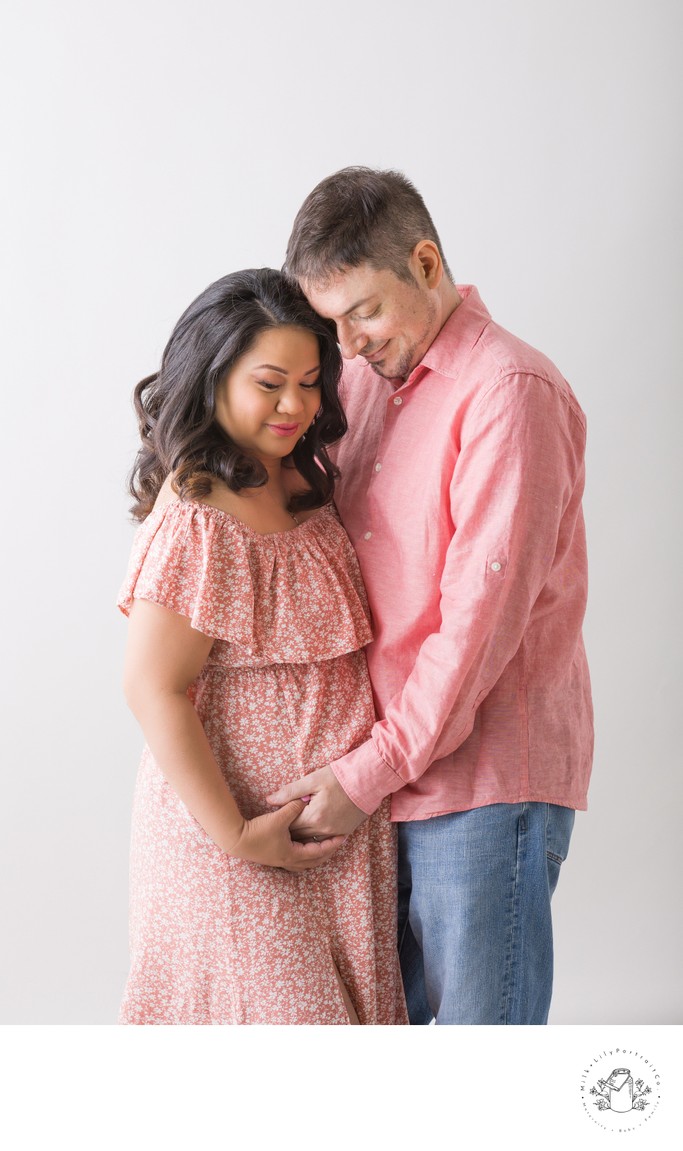 10 Tips for a Stunning Maternity Photo Shoot | maternity photo shoot ideas