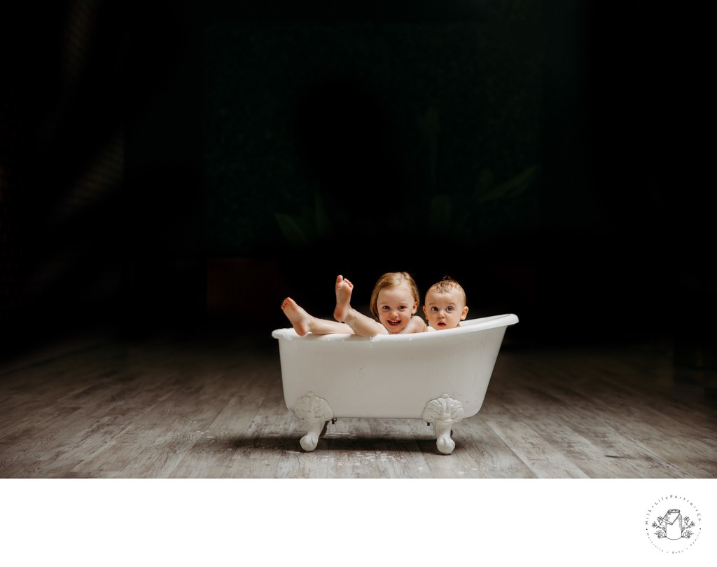 sibling baby bathtub portrait session