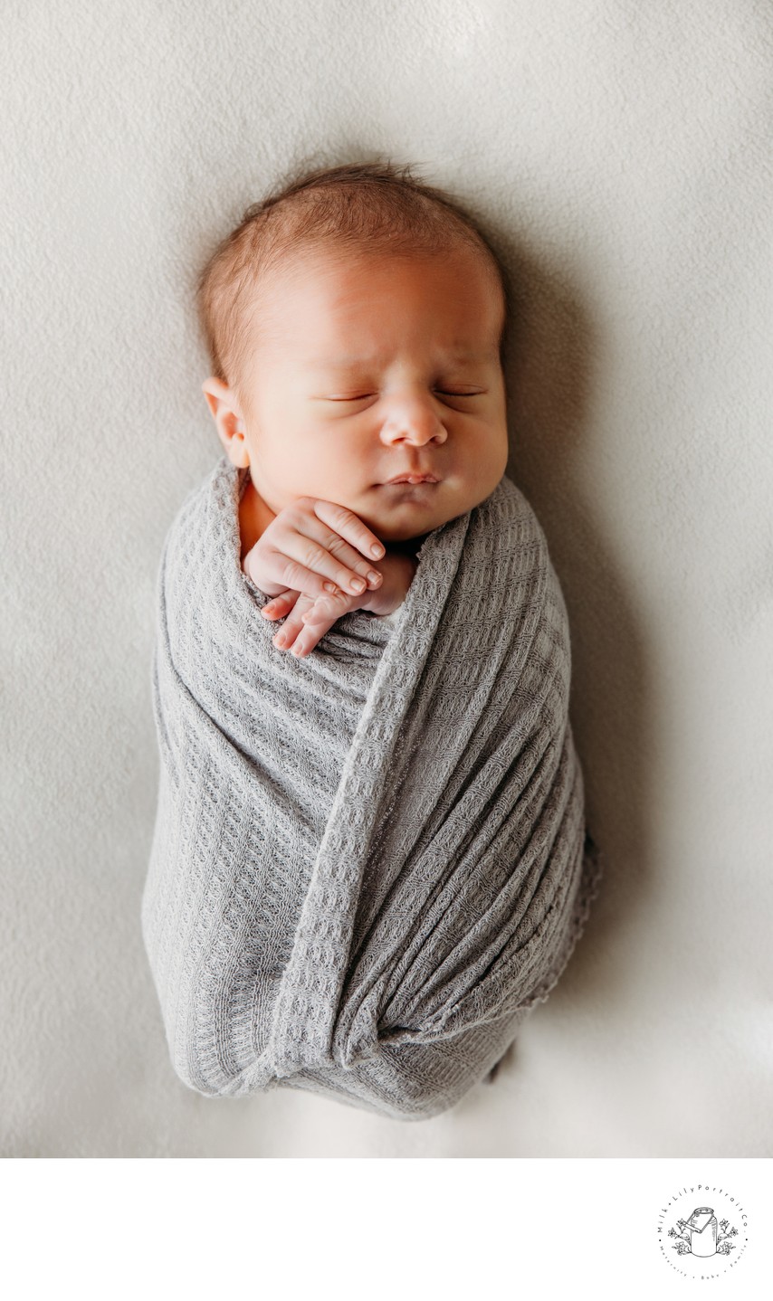 Newborn Serenity: Capturing the Peaceful Moments of Early Life