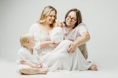 Double the Joy: Capture Sibling Bonds with Newborn Session