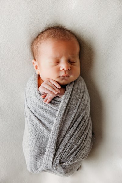 Newborn Serenity: Capturing the Peaceful Moments of Early Life