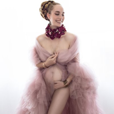 Artistic Maternity Photo Amsterdam Rose Tulle Battaglia