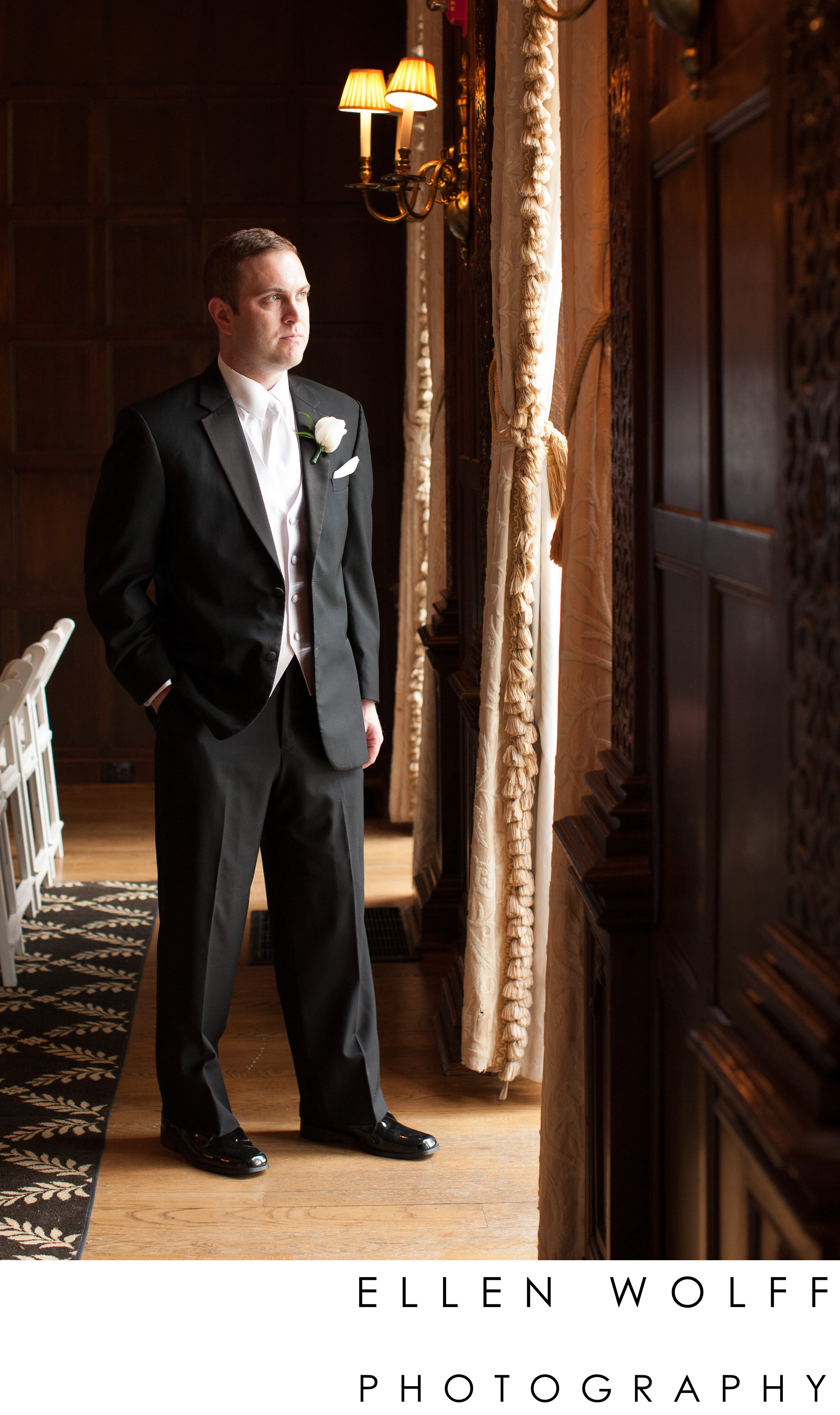 groom at muttontown country club Ellen Wolff Photography
