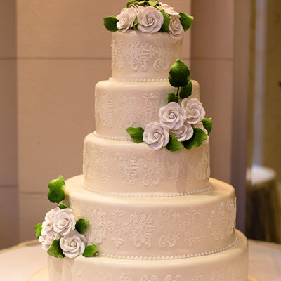 Wedding cake at The Muttontown Club