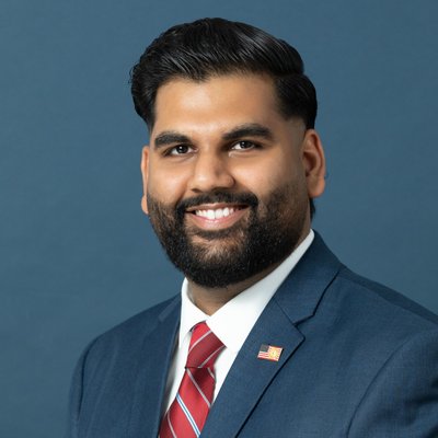headshot of Hamza Akram