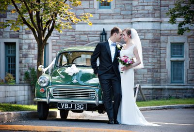 wedding photos with vintage cars