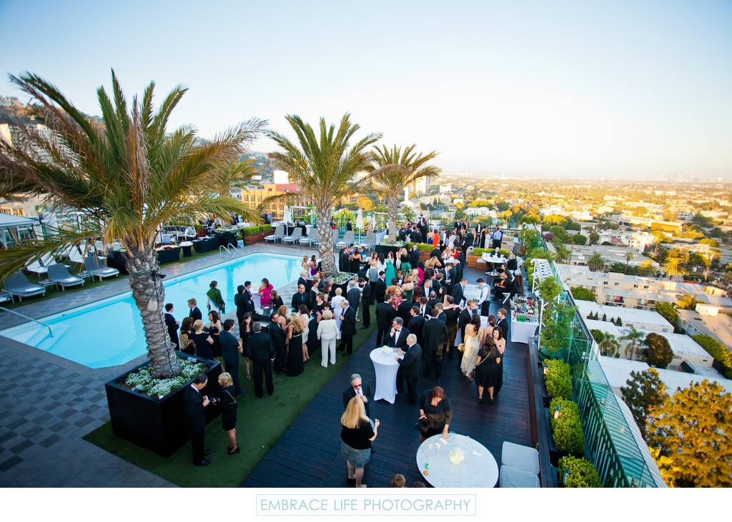 Rooftop Poolside Cocktail Hour with Los Angeles Views - Wedding Décor ...