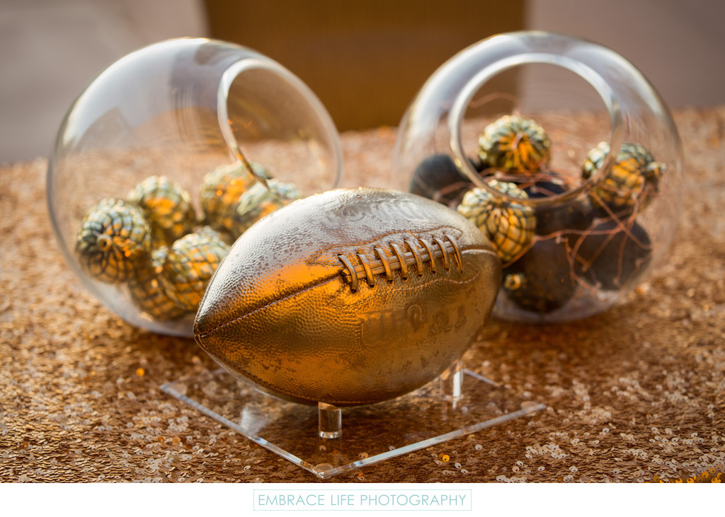 Creative Gold Holiday Centerpieces