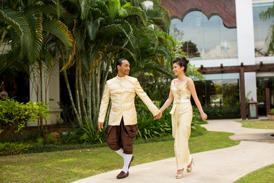 Shangri-La Hotel Garden Wedding Portrait