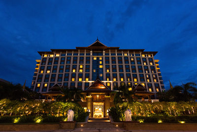 Shangri-La Hotel Night Sky