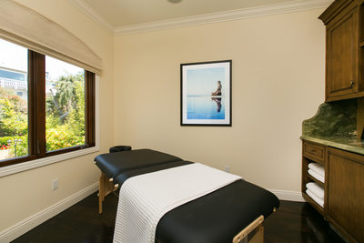 16655 Akron St, Pacific Palisades Massage room