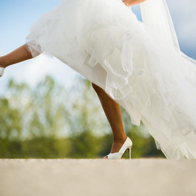 high heels op je trouwdag