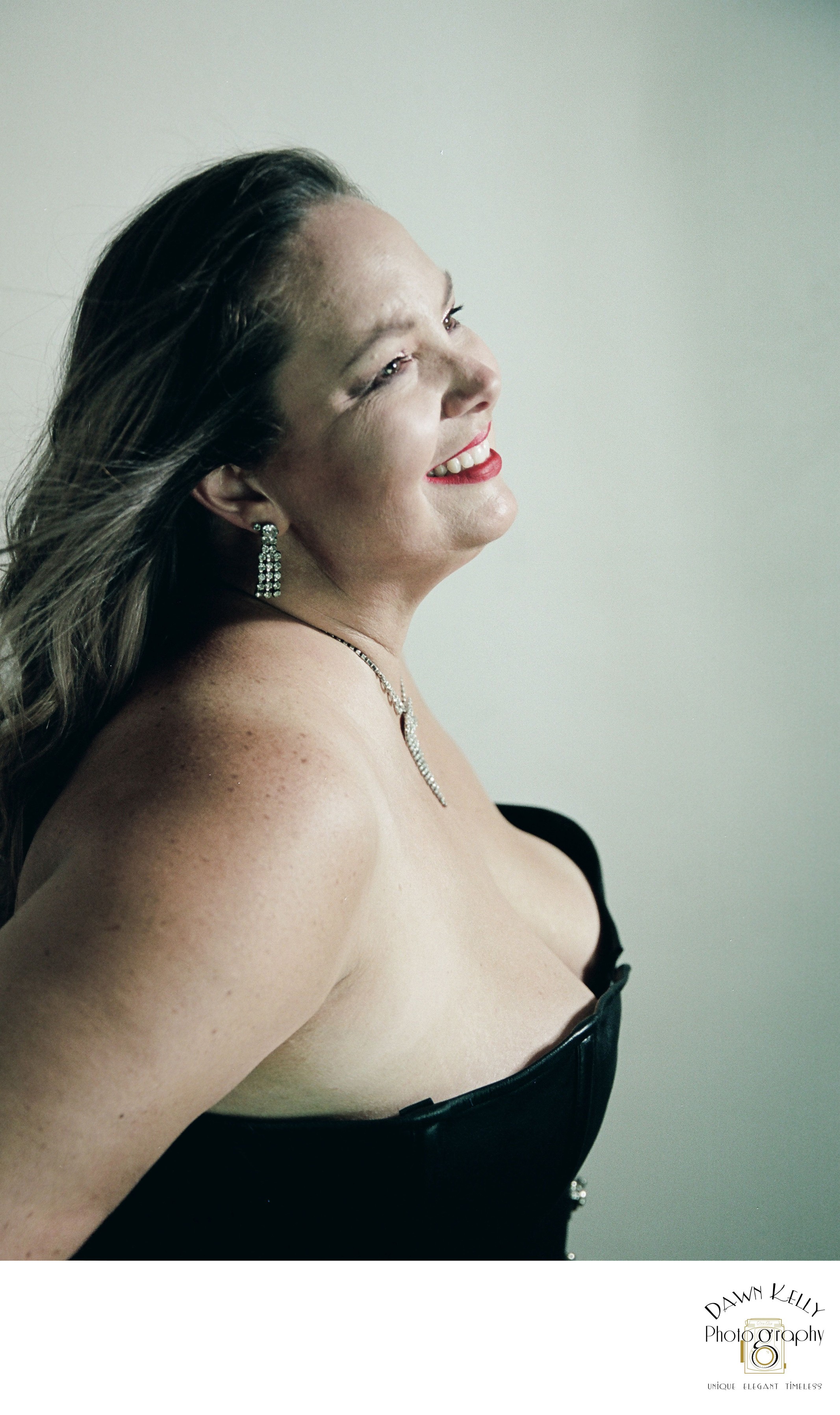 plus size Modesto boudoir session - Best Boudoir Photos - Dawn Kelly