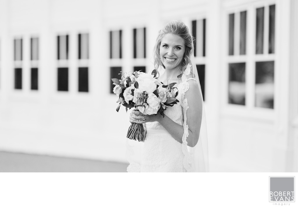 Wedding Portrait in front of The Minikahda Club Minneapolis