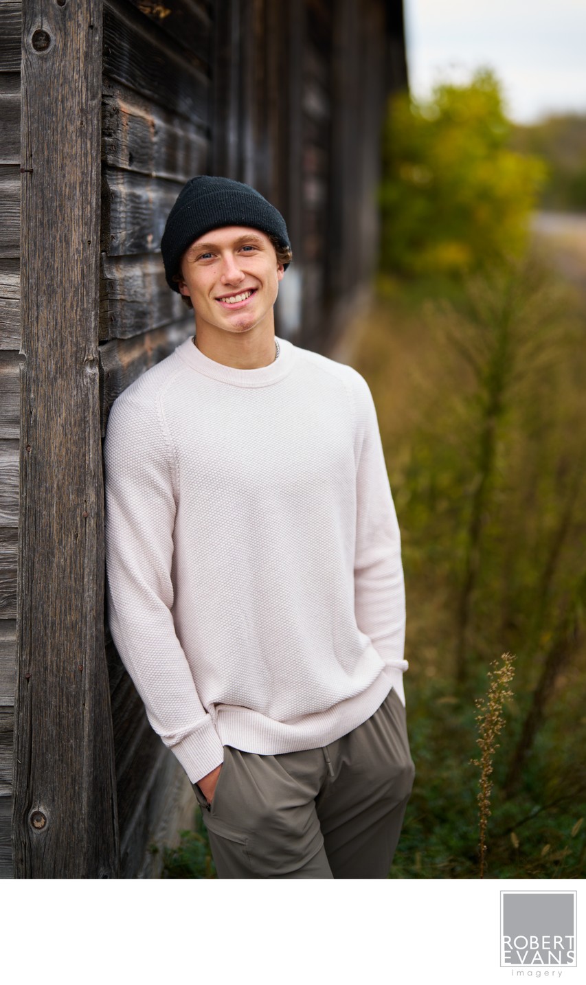 Clothing matters in your senior portrait session. Delano MN.