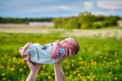 Newborn Portrait in a Minnesota Meadow