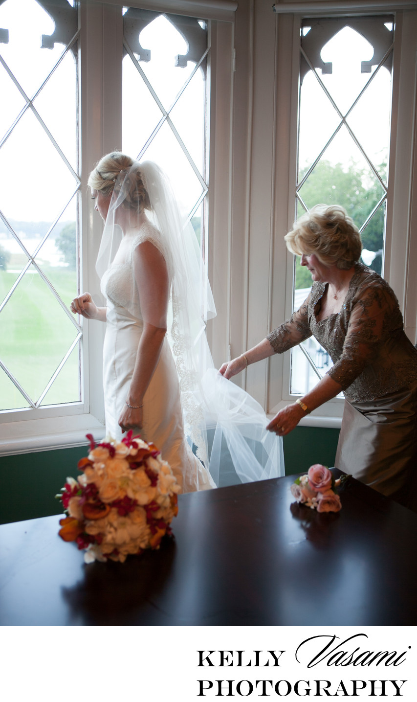 Bride with her mother | Whitby Castle Rye NY