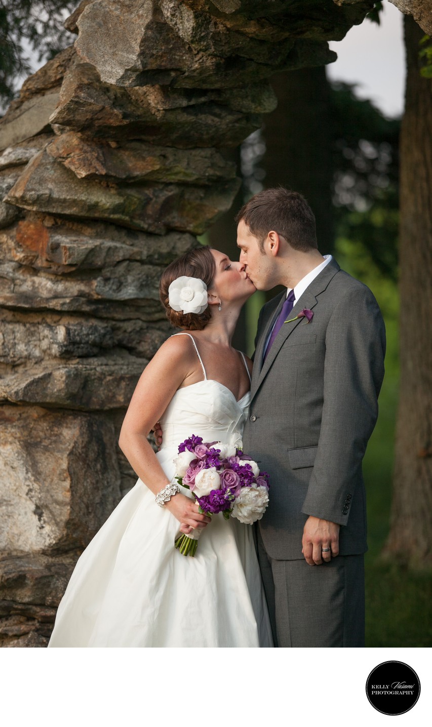 bride groom wedding garrison stone arch