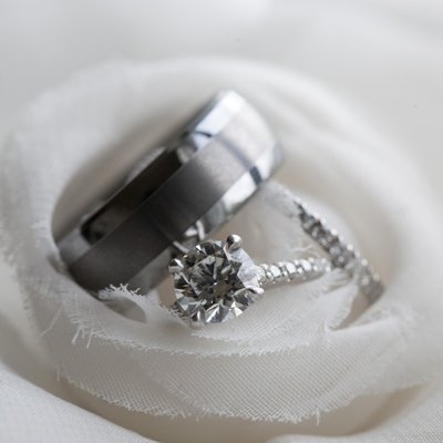 platinum wedding ring photos and fabric flower 