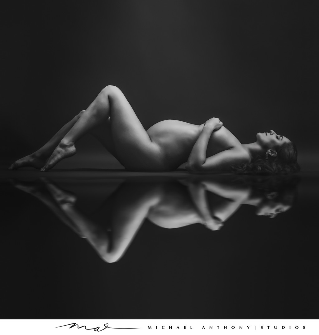 Black and White Reflective Maternity Nude Portrait