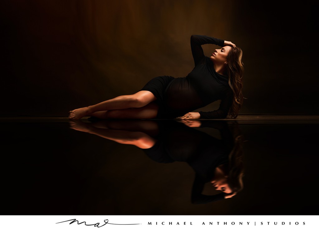 Maternity Portrait in Studio with Dramatic Lighting & Reflection