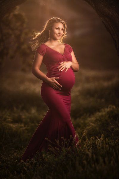 A Warm Outdoor Maternity Session at Golden Hour