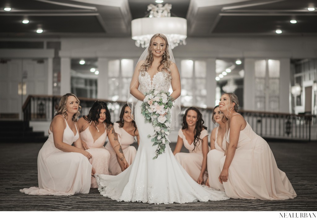 Bride and Bridesmaids at Samuel's Grande Manor