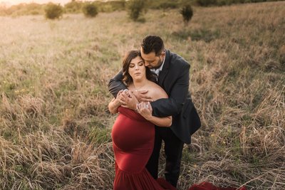 Maternity Session in the Valley