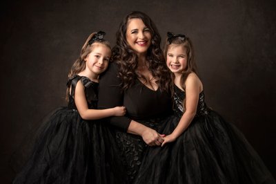 Family Photo of Mom and her daughters