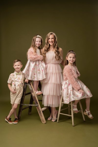 Mom and her Children Studio photos