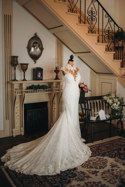 Brides Wedding Dress and Details at Lake Crest State