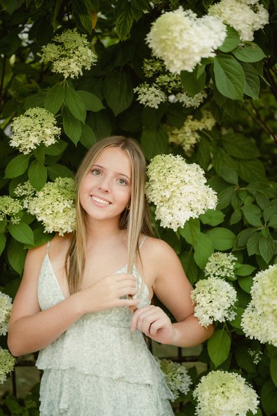 Senior photos in Hydrangeas