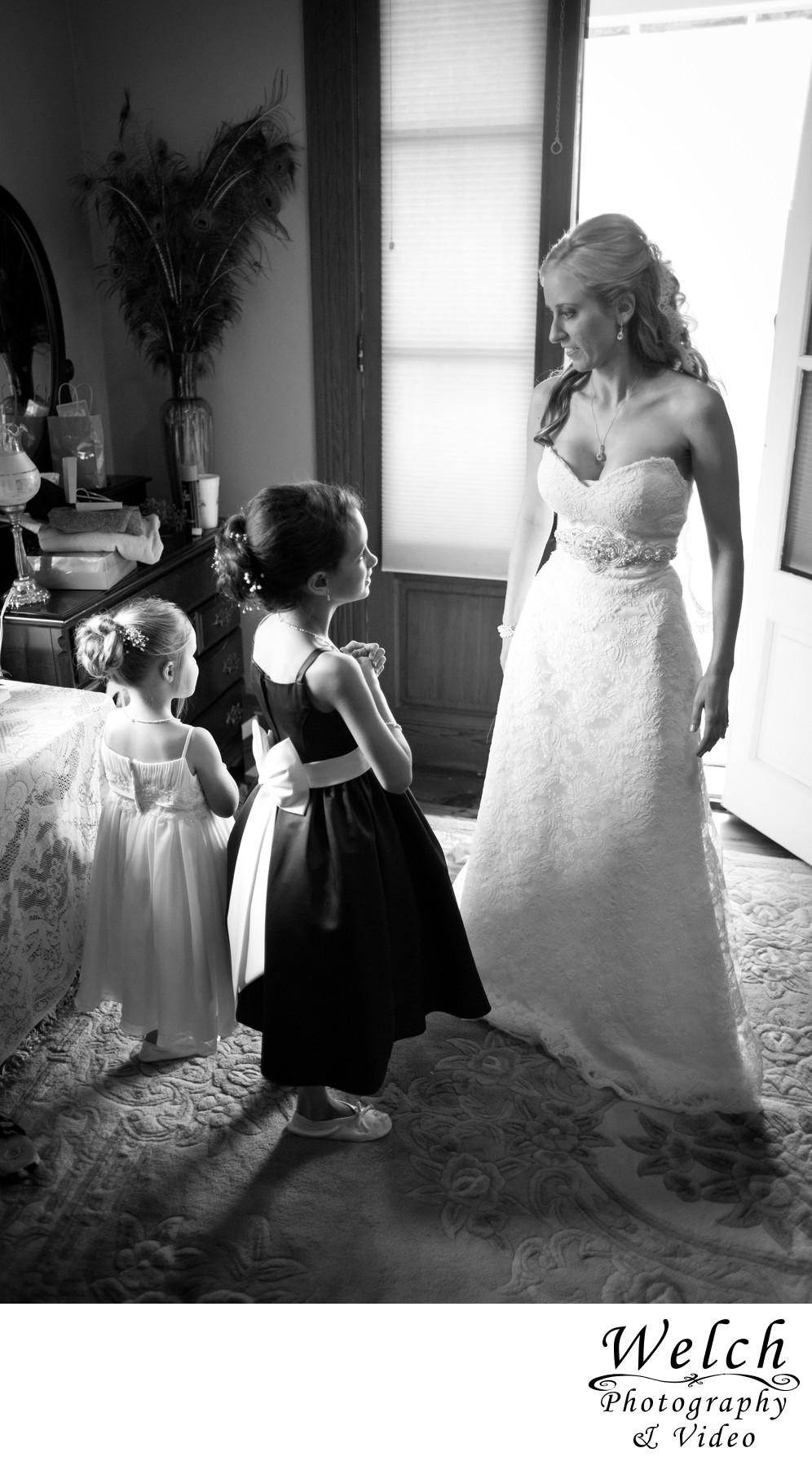 bride with flowergirl Albany Plantation Louisiana