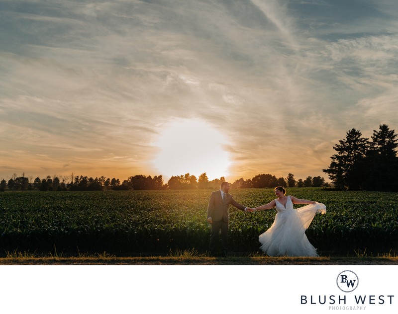 gorgeous bride and groom countryside sunset portraits
