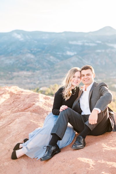 what to wear engagement session colorado springs 