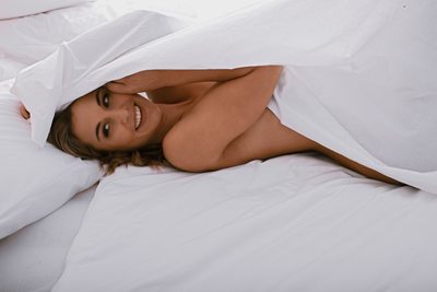 Sexy White Bed Sheet Brisbane Boudoir Photos