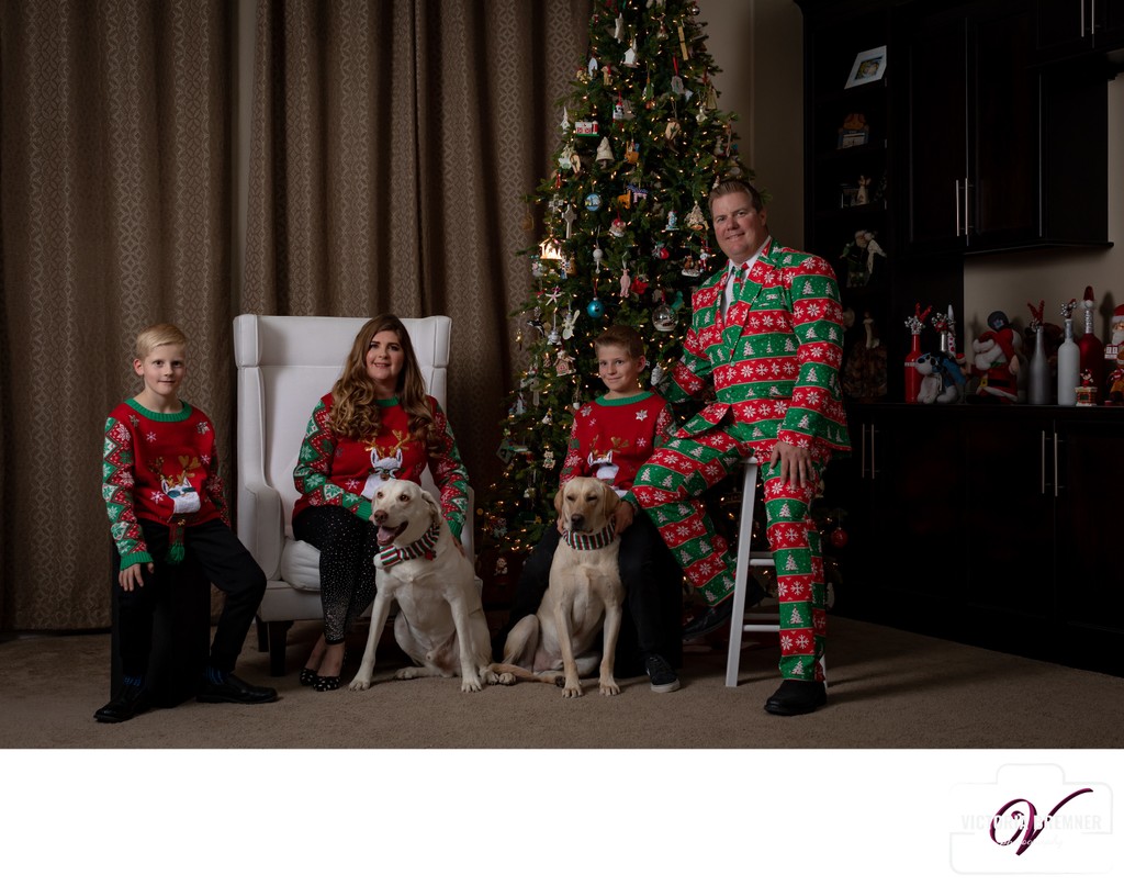Las Vegas Christmas family photos with pets 