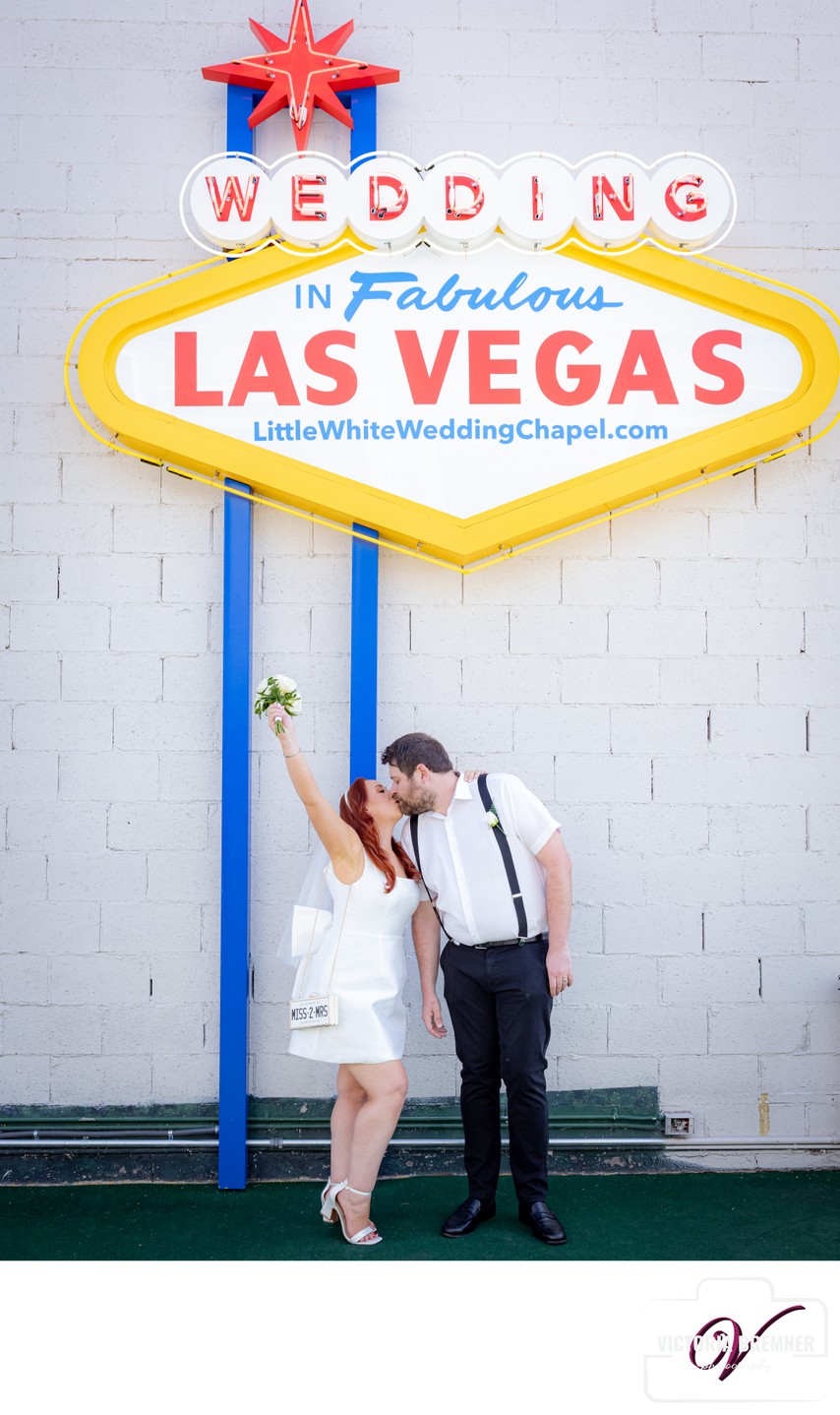 Little White Chapel Elopement las Vegas Photos