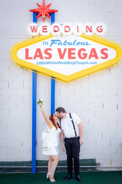 Little White Chapel Elopement las Vegas Photos