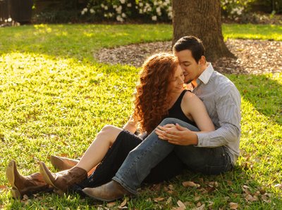 Washington Square Engagement Pic -Charleston, SC - Heather Johnson Photography 