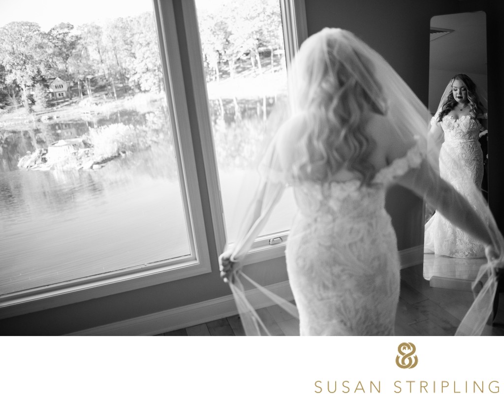 Rock Island Lake Club Wedding bridal suite